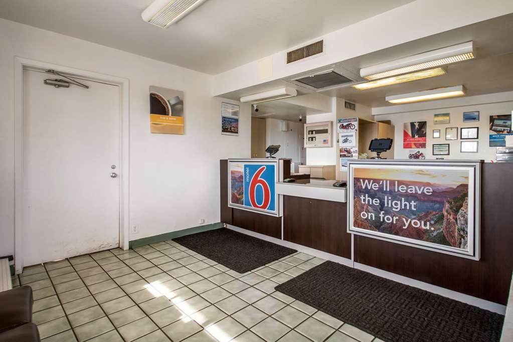 Motel 6 Уэндовер Интерьер фото